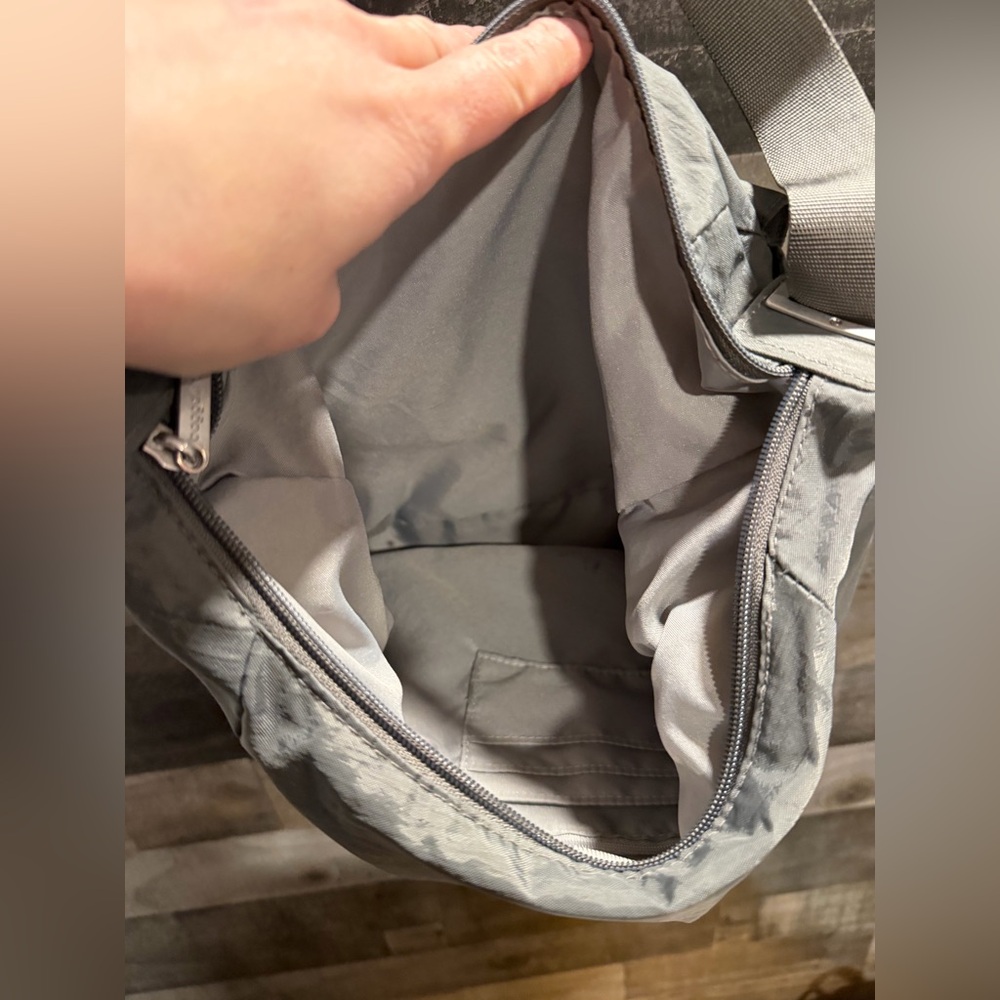 Baggallini Metallic Gray Crossbody Bag - Picture 5 of 5
